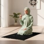 Minimalist Velvet Janamaz Set - Image 3